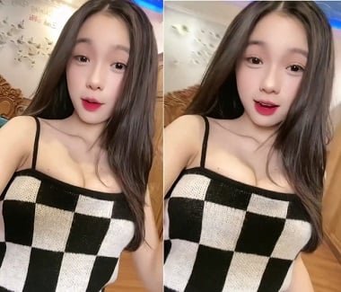 Đụ em áo kẻ sọc xanh xám trong nhà vệ sinh